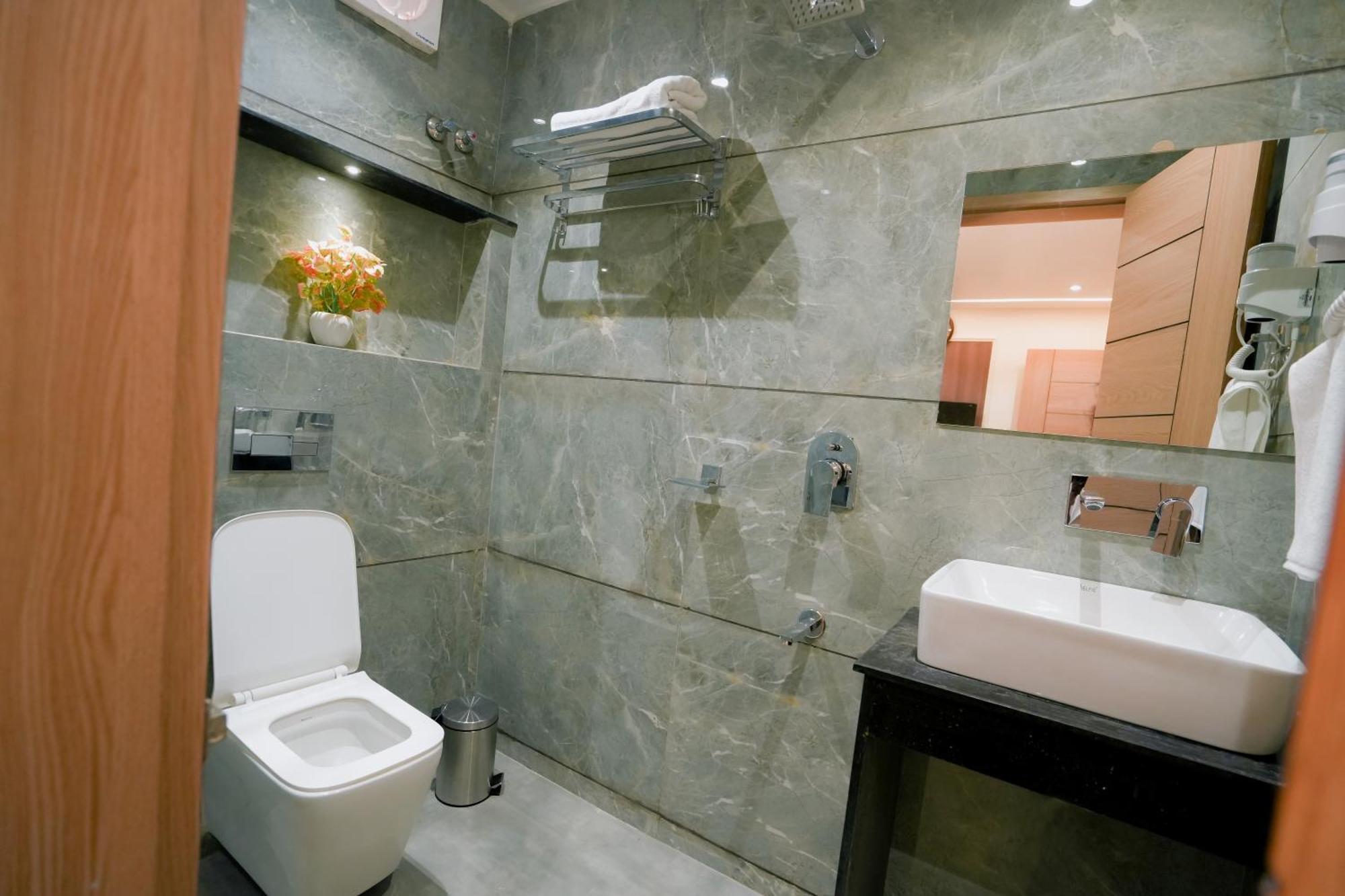 Allāhābād Junction Hotel Jk Palace מראה חיצוני תמונה